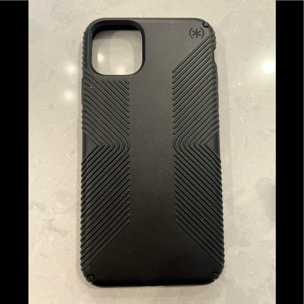 Speck Presidio iPhone 11 Pro Max case